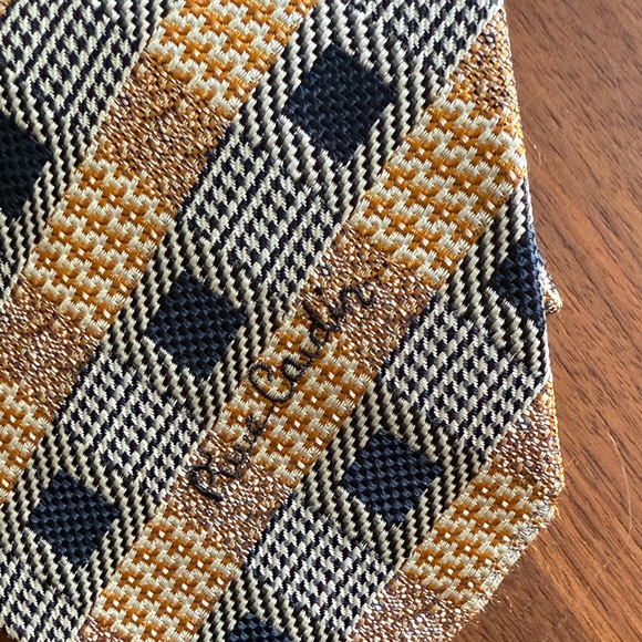 Pierre cardin - Geometric Patterned Tie in Gold and Black - Picture 2 of 4